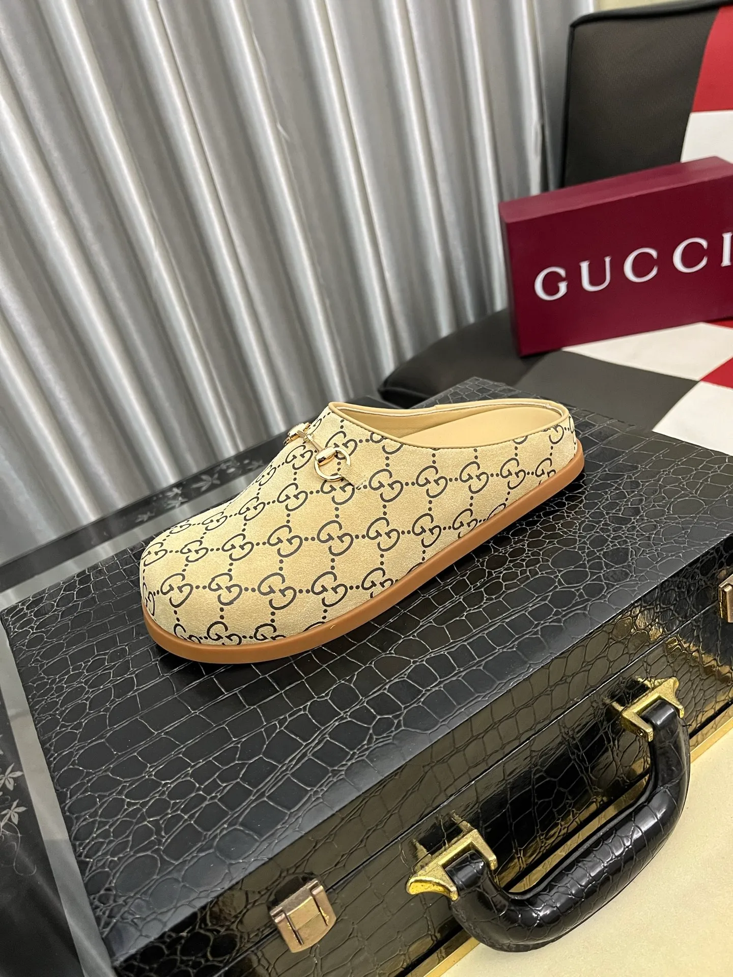 Ex-factory price: 438⌚️⌚️[Gucci] 2025 new season half-slip men's shoes, made of Italian imported first-layer frosted cowhide➕sheepskin lining, original hardware buckle, original combination wear-resistant outsole, real shot 🎬 Very comfortable on the feet, size 38-44